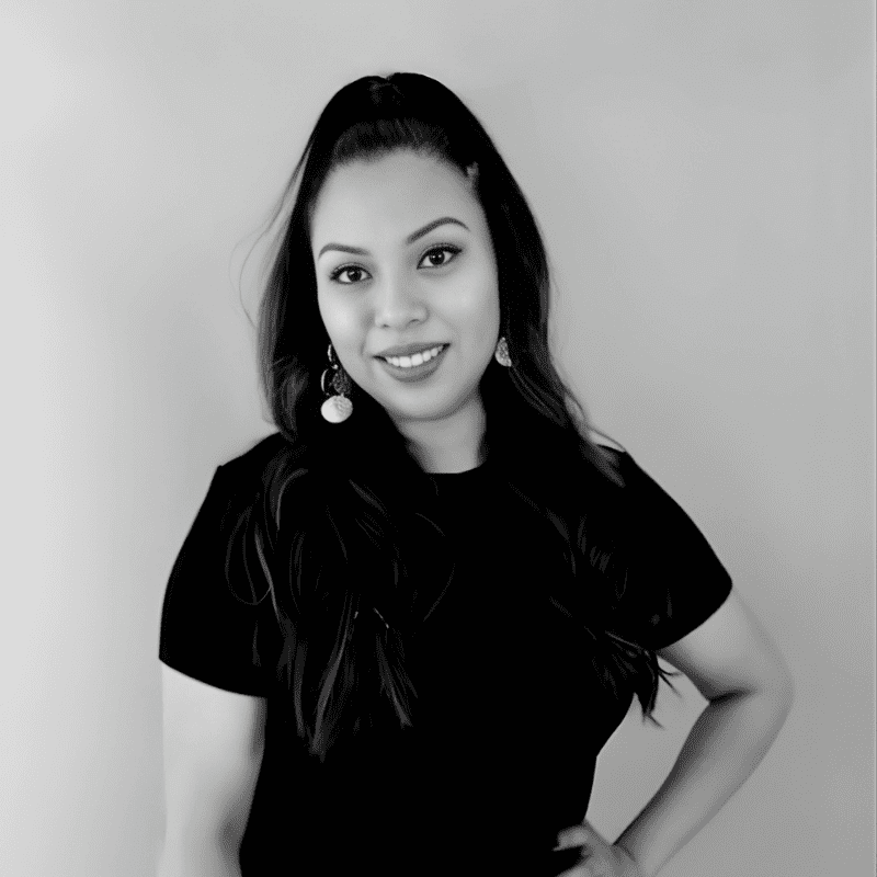 Portrait of Diana Rubio, a professional stylist at Educe Salon, showcasing their expertise and style.